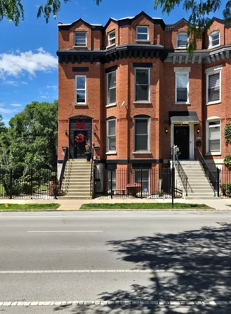 2 bed, 1300 sqft, $2,500 — Photo 2