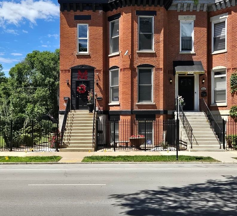 2nd image of 4020 S Drexel Blvd #2