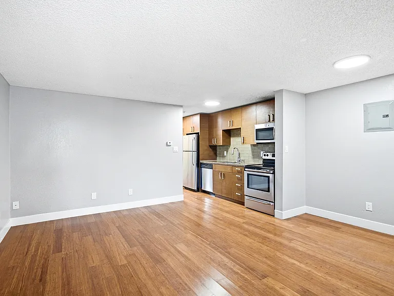 Pearl Apartments — Photo 50