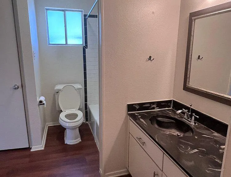 1226 N Lbj Dr #4 — Photo 5