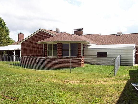 3rd image of 71 Crescent Dr