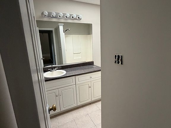 5th image of 2208 Altman Way