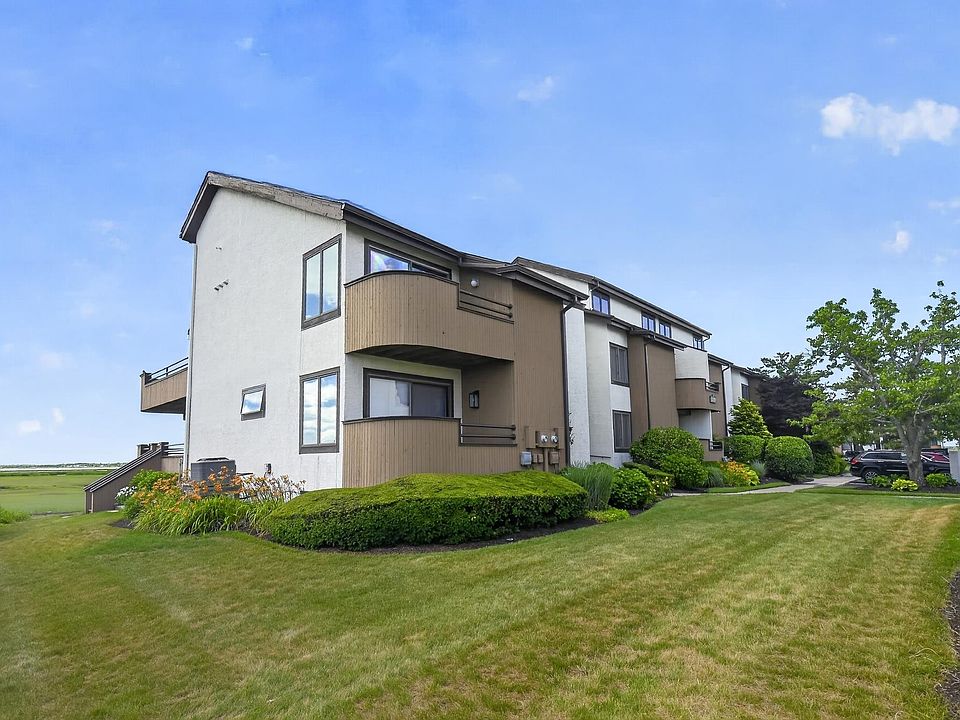 1st image of 119 Tarpon Ct #119