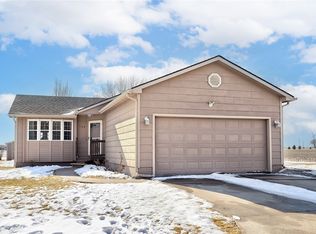 724 SW 4th St, Stuart, IA 50250