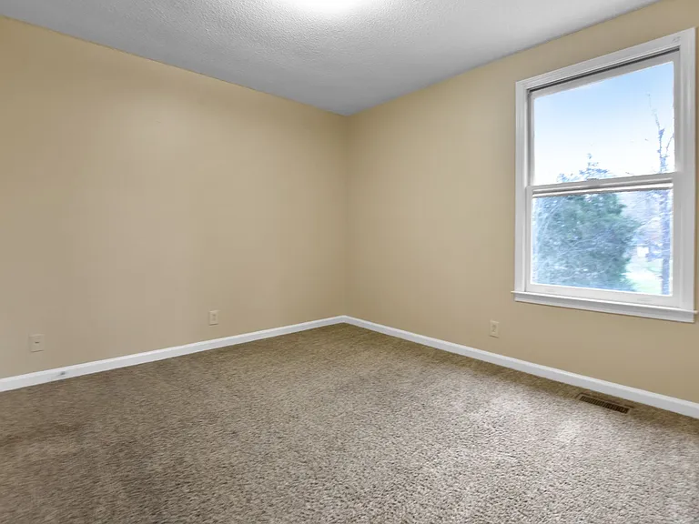 1253 Cottonwood Dr — Photo 15