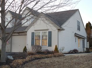 350 Banyan Circle Dr, Lancaster, PA 17603