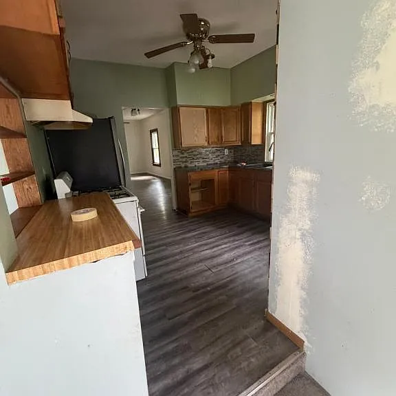 917 Kirkwood Ave — Photo 4