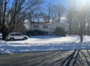 35 Fessler Dr, Spring Valley, NY 10977