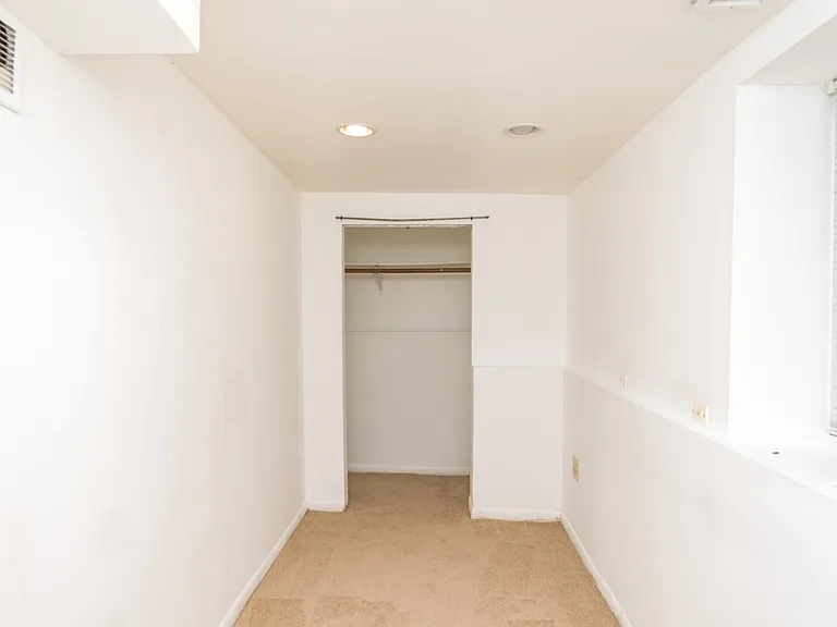 1043 W Grace St #CH — Photo 18