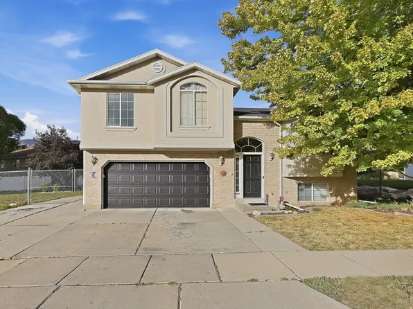 1028 E Canfield Dr N, Ogden, UT 84404