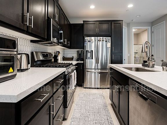 4th image of 1828 Enclave Pl