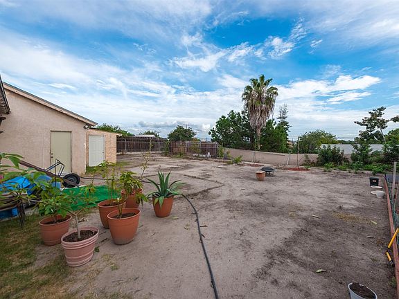 5th image of 6383 Gross St
