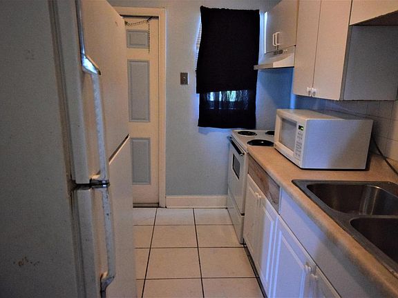 5th image of 1222 15th Ave S