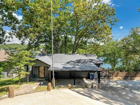 219 S Lake Dr, Hillsboro, MO 63050
