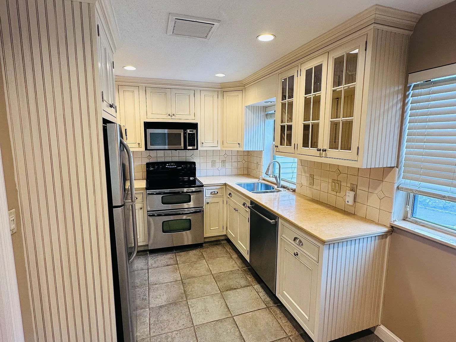 2 bed, 1470 sqft, $3,750 — Photo 3