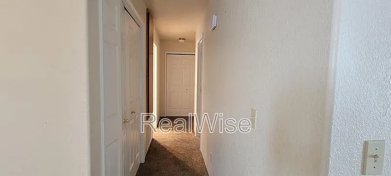 2 bed, 1.0 bath, 1000 sqft, $1,295 — Photo 3