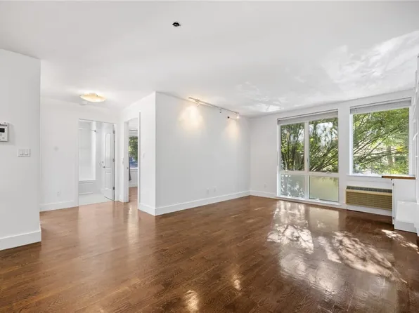 59 Hawthorne Street image 1 of 11