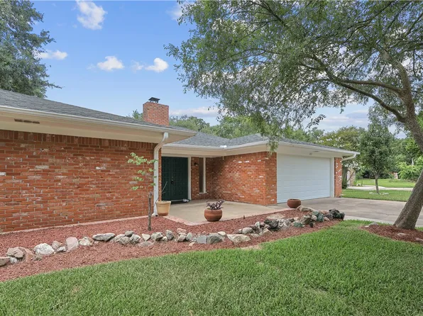 1212 Lancelot Cir, College Station, TX 77840