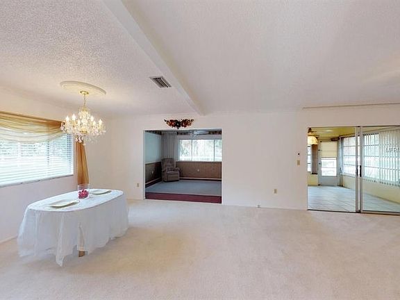 4th image of 1248 Belleflower St #122