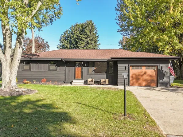 1757 N Sierra Way, Stevensville, MI 49127