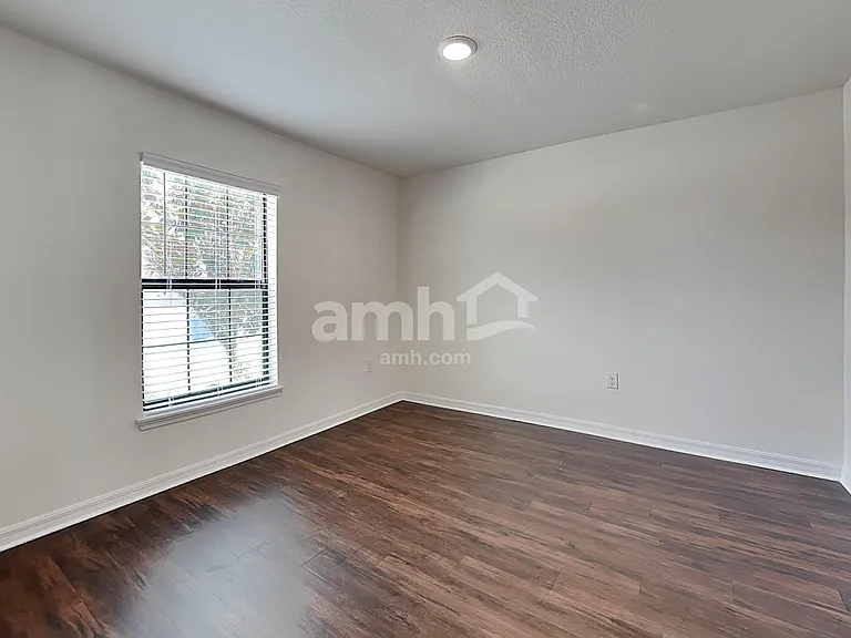 1741 Chatham Green Cir — Photo 16