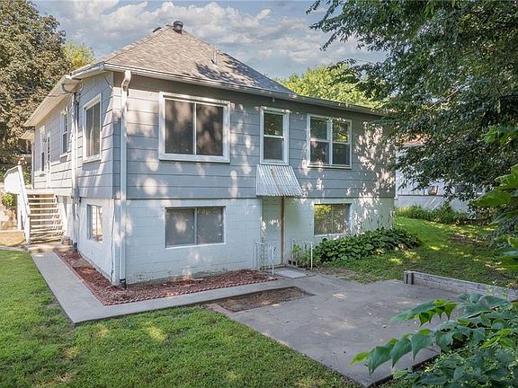 3rd image of 302 N Chestnut St