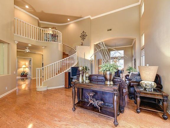 5th image of 51 Watershore Cir
