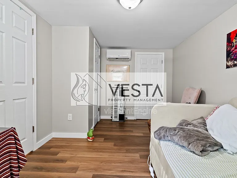 817 Oakdale Rd — Photo 19