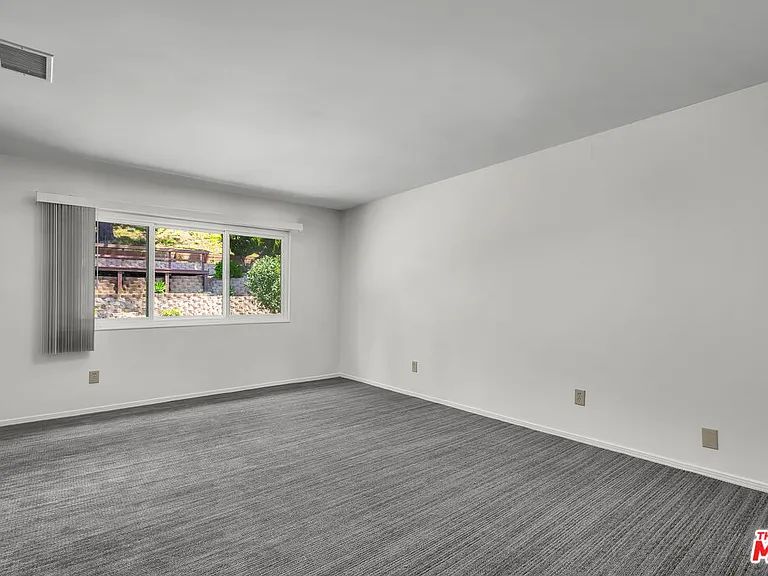 4076 Tropico Way — Photo 18