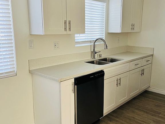 3rd image of 1156 Hornblend St APT 9