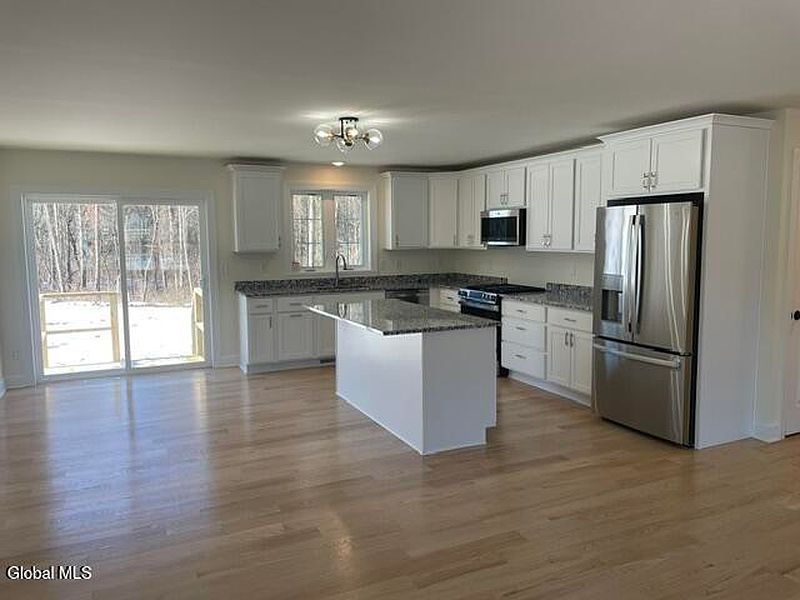 3rd image of 1705 Champagne Drive