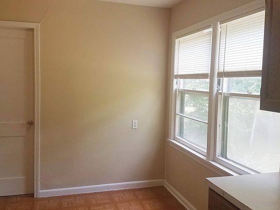 Breakfast Nook/Dining