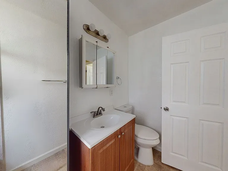 1810 E 25th Street — Photo 86