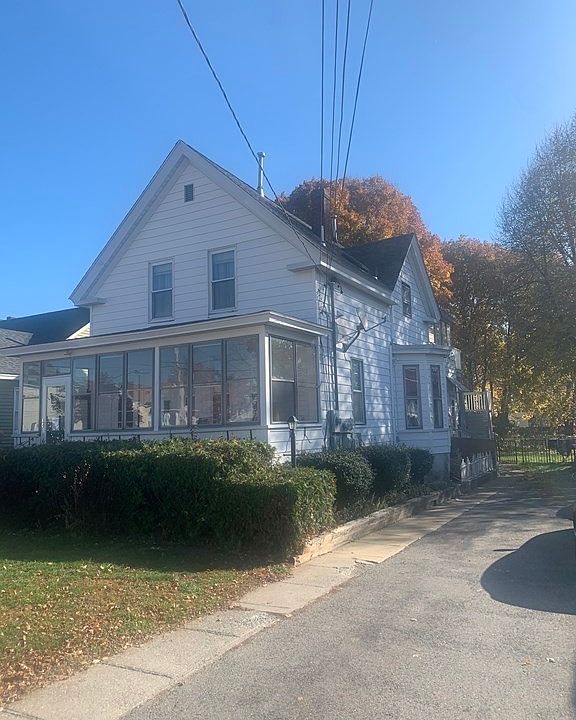 1st image of 109 4th Ave #3