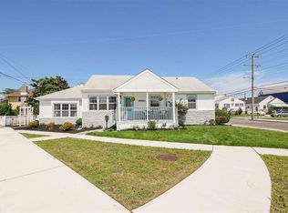 14 S Colmar Cir, Margate, NJ 08402