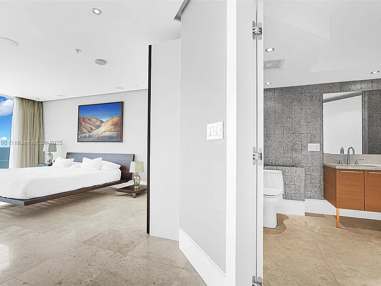 16699 Collins Ave #1103 — Photo 27