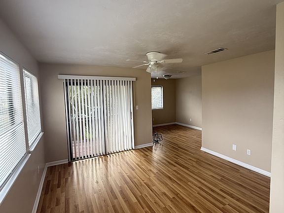 3rd image of 1313 Airport Dr #E6
