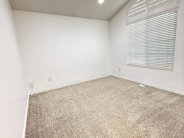 13228 S 2600 W — Photo 16