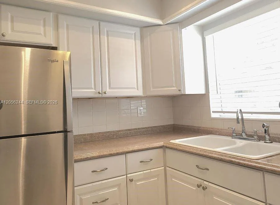 Cresthaven Villas Condo — Photo 4