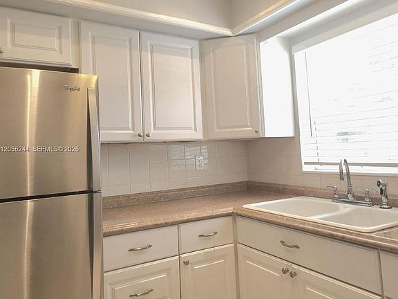 4th image of 2528 Emory Dr E APT C