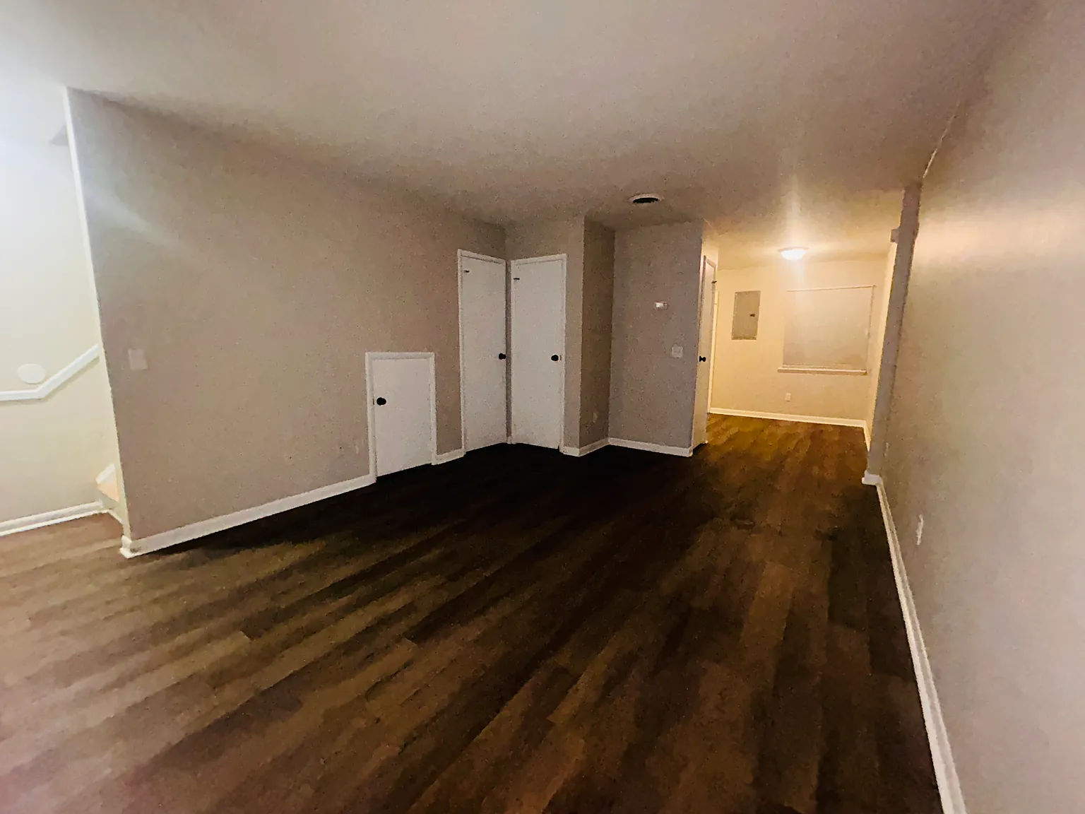 2 bed, 1.5 bath, 1050 sqft, $998 — Photo 2