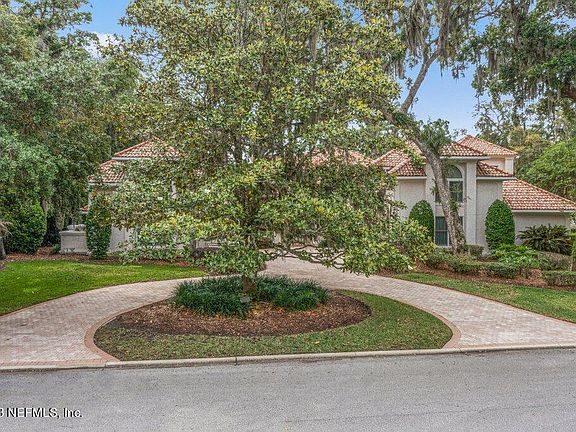 3rd image of 233 PLANTATION Circle S
