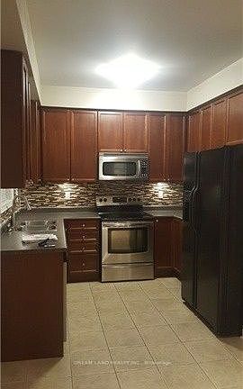 4th image of 19 Stuart Ave N
