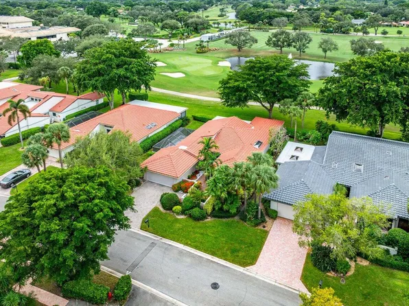 29 Bristol Lane, Boynton Beach, FL 33436