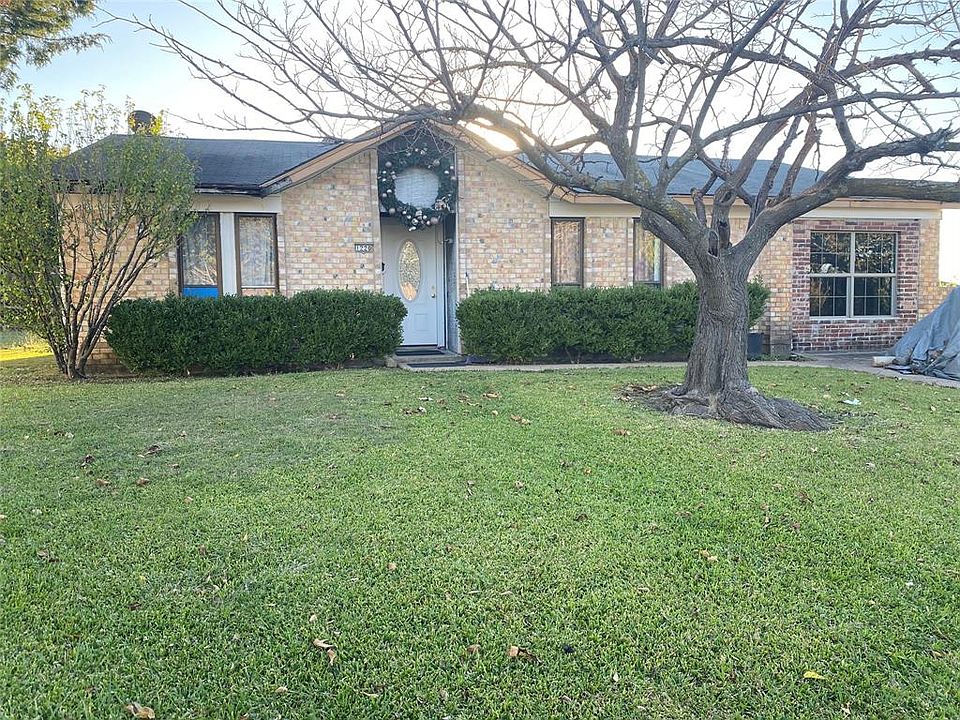 1st image of 1220 Cove Dr