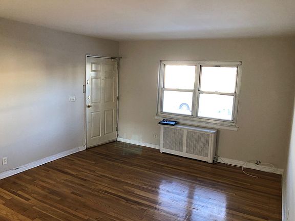 3rd image of 44 Elmwood Ter #A