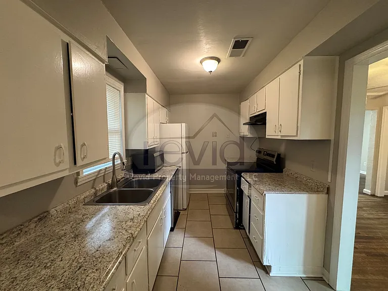 4572 Verne Rd — Photo 6