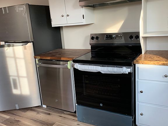 Brand new appliances, including dishwasher!