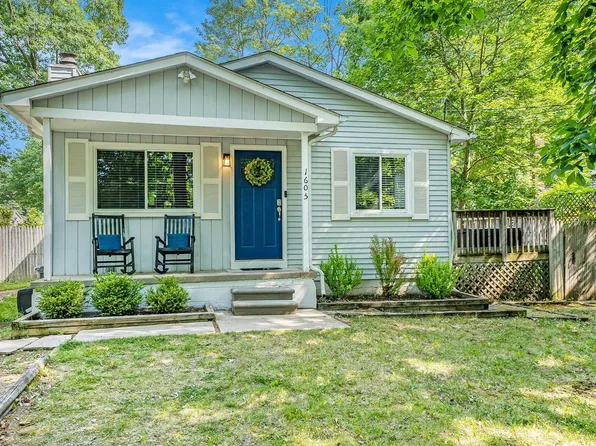 1605 Odette St, Hartland, MI 48353