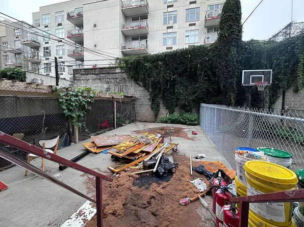 465 Grand Street image 6 of 6